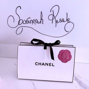 CHANEL WHITE 8.5X5 BOX W/ RED CAMILLIA & ORIGINAL CHANEL SCENTED WHITE CONFETTI